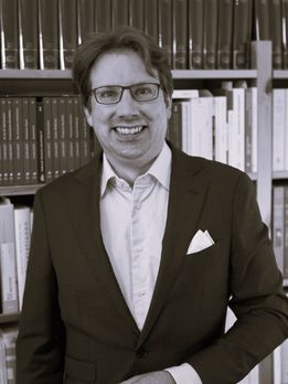 Dr. Simon Donig